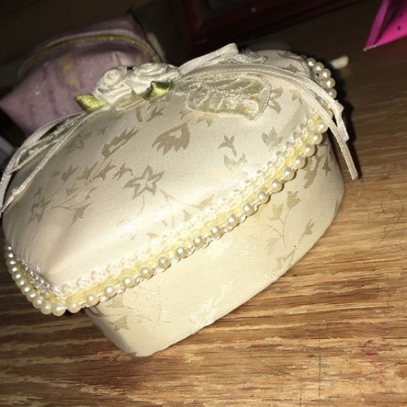 Jewelry box - Picture 2 of 3